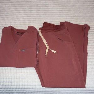 FIGS Scrubs. Limited color Mauve. Small Catarina top. Medium Cade Cargo pants.